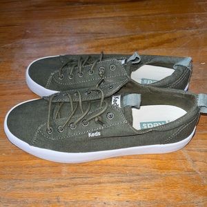 Dark green comfy shoes